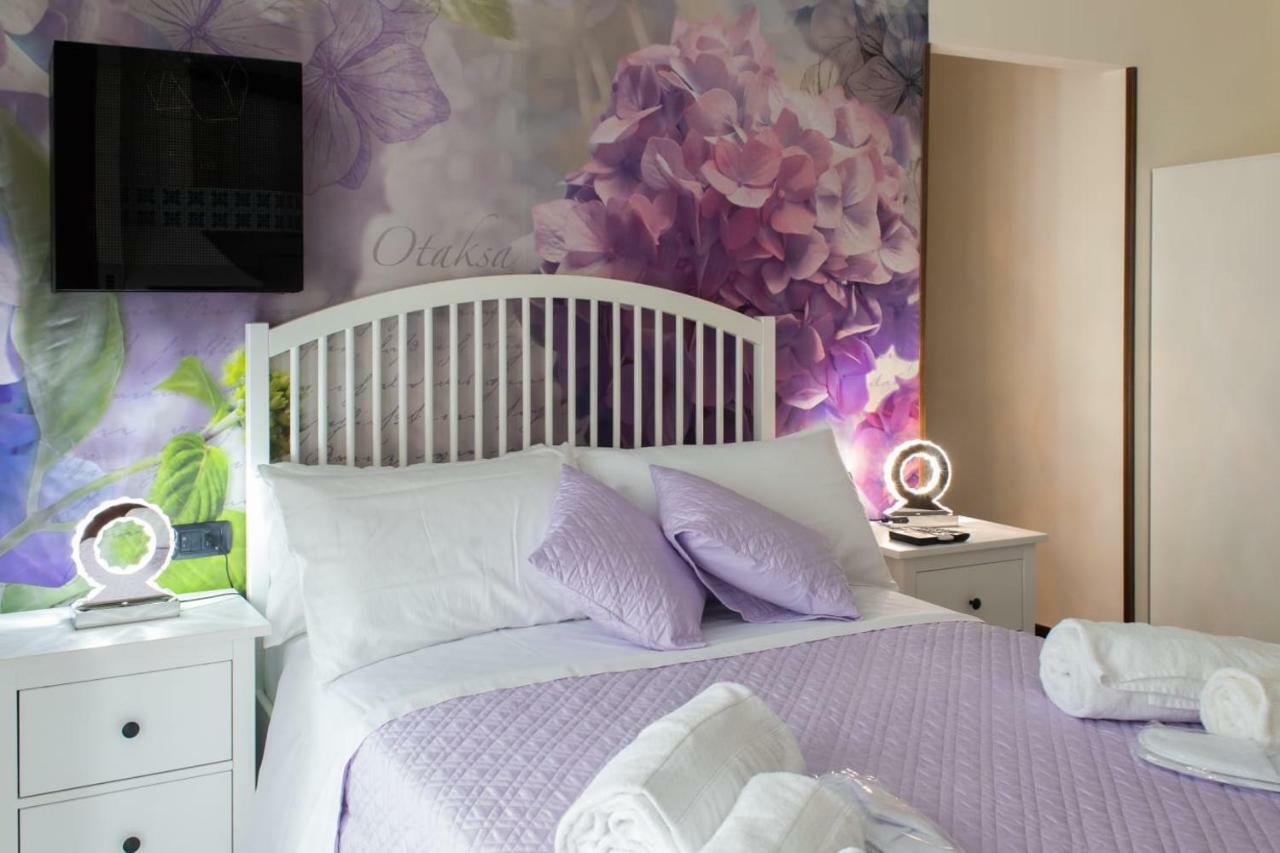 Bed Boutique Napoli Colors Hotel Room photo
